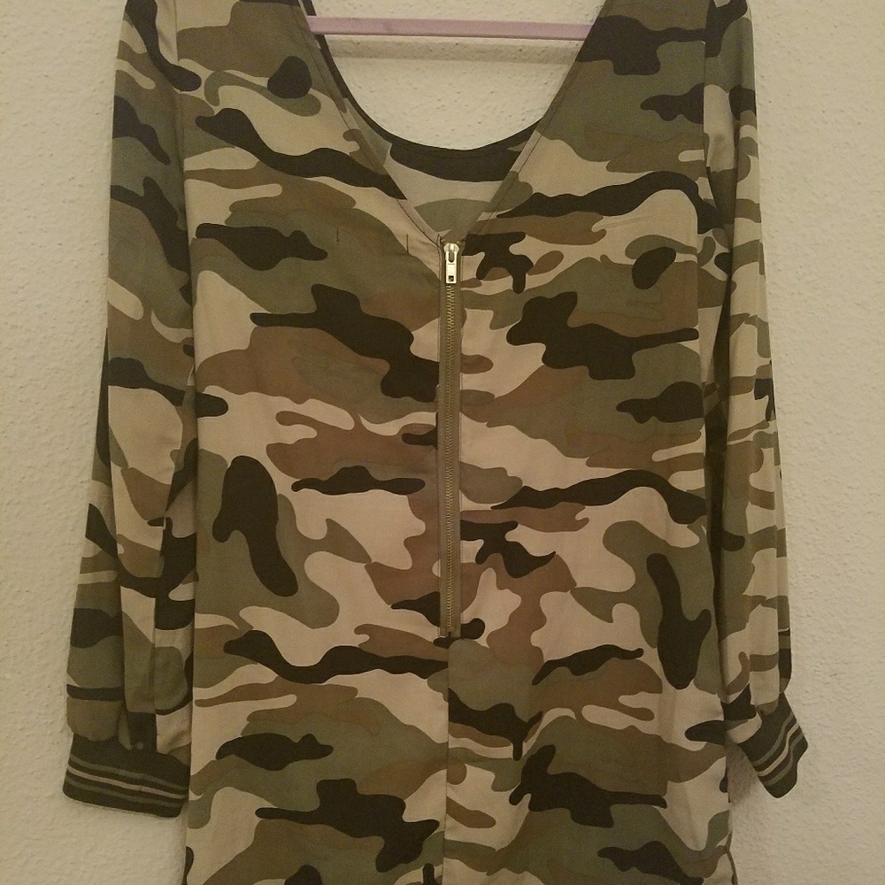 Dress - Picture 2 of 4